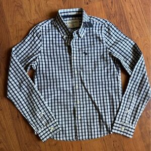 New Abercrombie navy blue pleaded long sleeve shirt